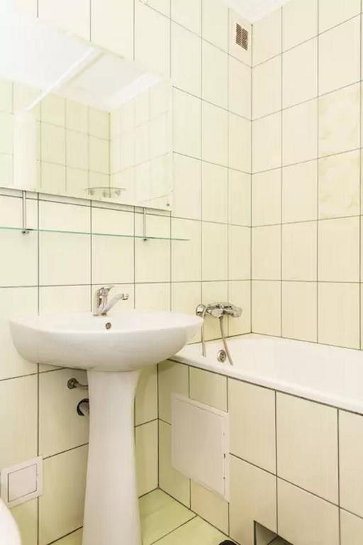 Apartment On Nezalezhnoy Ukrаiny Near Intourist Hotel Zaporizhia Екстериор снимка